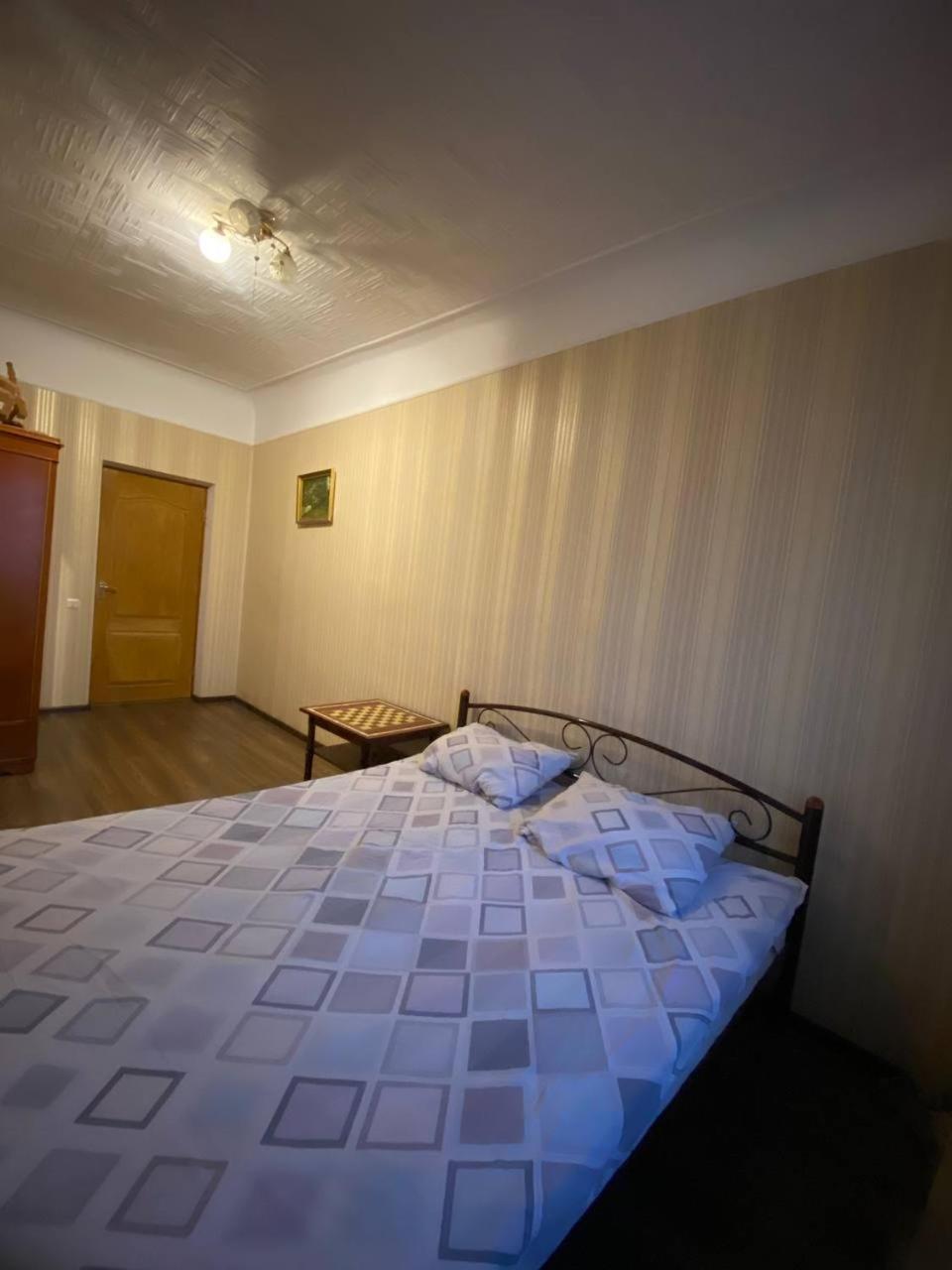 3Х Комнатные Аппартаменты В Центре Жд Вокзал Apartment Poltava Bagian luar foto